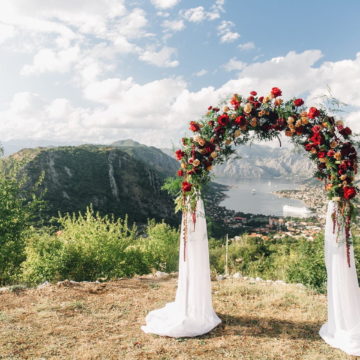 Classic wedding arch