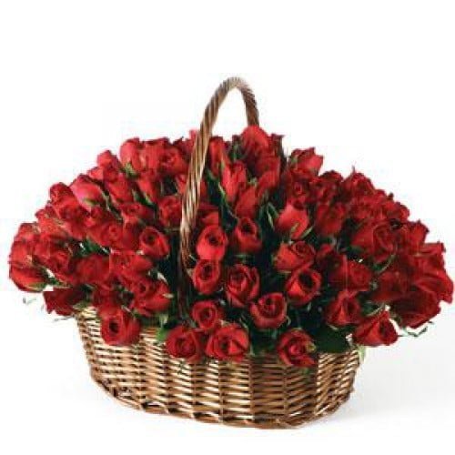 К 026 101 rose in a basket